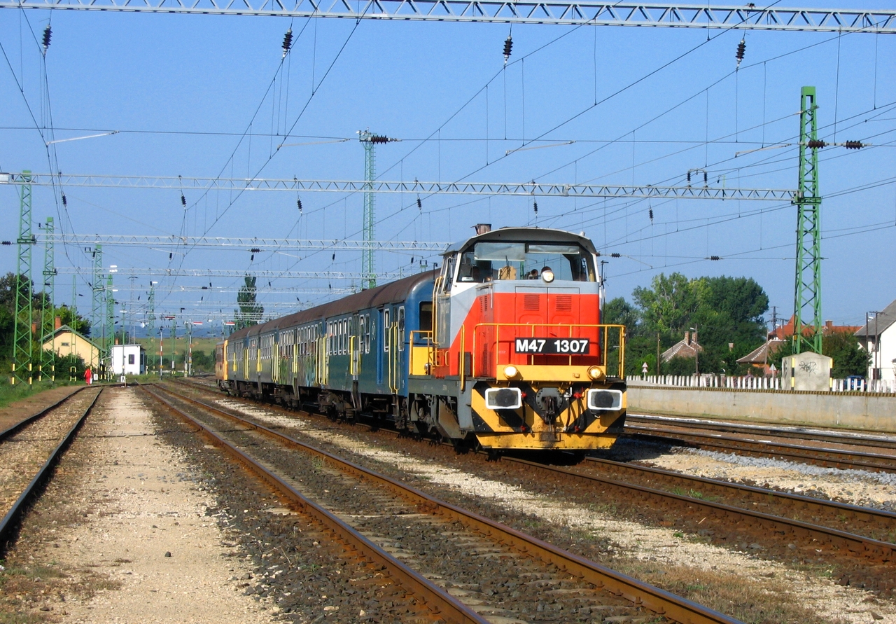 Veszprém felől érkezik Hajmáskérre a siófoki fürdős. A képre kattintva galéria nyílik! (fotók: a szerző)