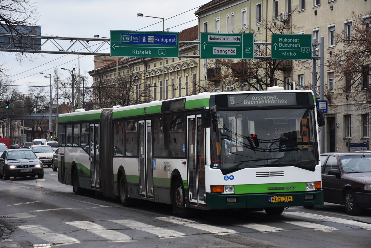 Az SZKT utolsó csuklós Ikarusa az FLN-315 volt, amit idén végleg leállítottak (a szerző felvételei)