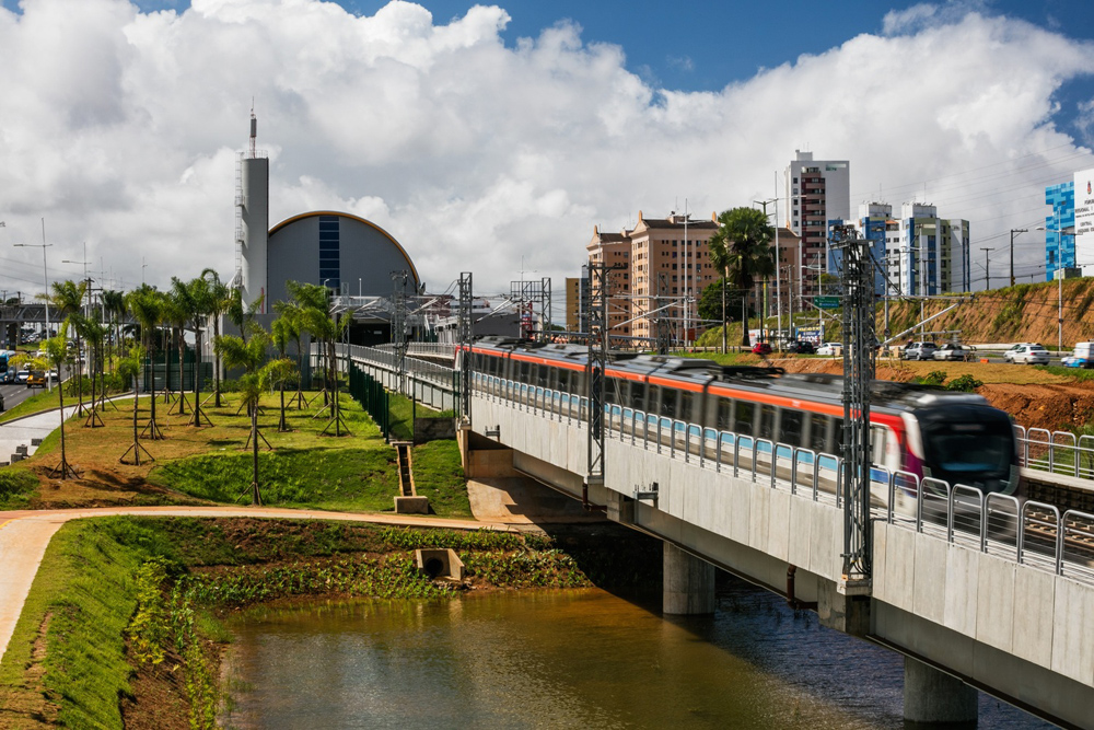 Metróállomás az elválasztósávban (forrás: archdaily.com)