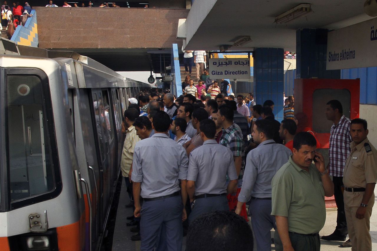 A metró nélkül gyakorlatilag összeomlik a tömegközlekedés Egyiptom fővárosában (fotó: Guardian)