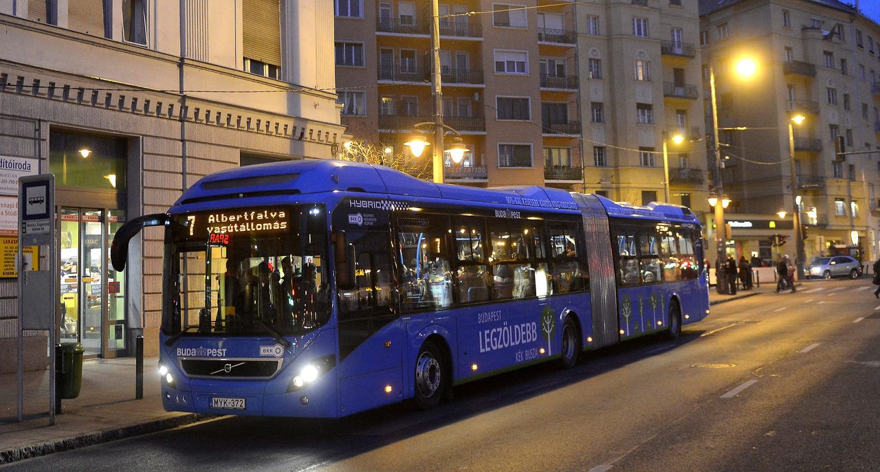 Útban az Indóház szerkesztősége felé! A képre kattintva galéria nyílik (fotók: MTI/Illyés Tibor)