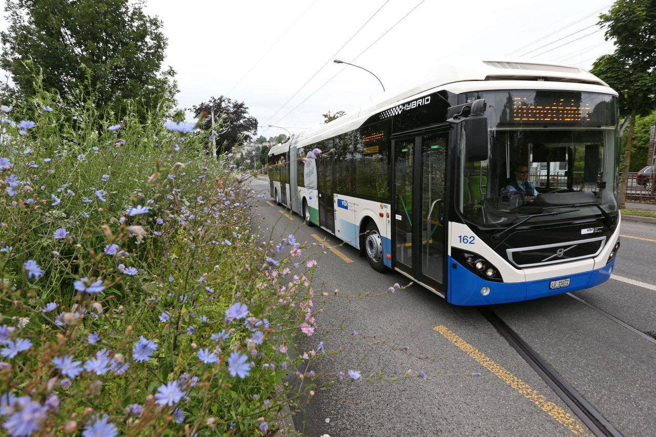 A Volvo 7900A Hybrid a VBL színeiben<br>(fotó: VBL)