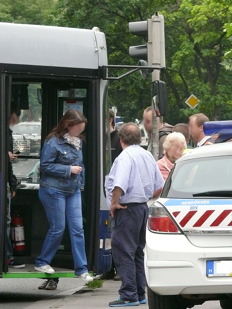 A tükör és az oszlop baráti ölelkezése