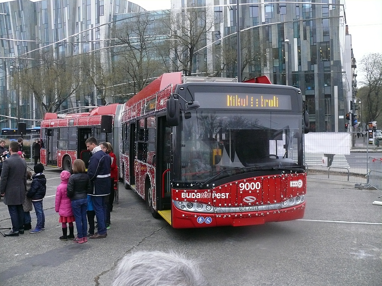 Kívül-belül csillog a vadonatúj Solaris troli. A képre kattintva galéria nyílik (Kemsei Zoltán felvételei)