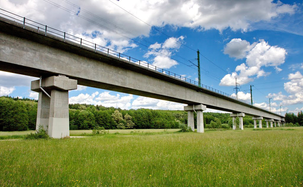 A presztízsberuházások szeretik a leghosszabbakat és a legmagasabbakat: vasút az őrségben (forrás: panoramio.com)