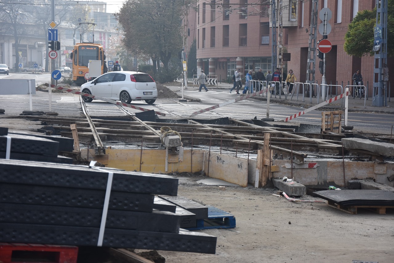 Vágányépítés, felújítás az Orczy téren. A villamospálya után a tér felújítása is tervben van (illusztráció: Bohus Dávid)