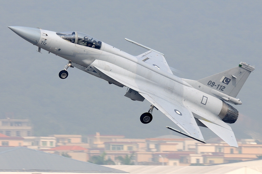 A keleti sztár, a kínai–pakisztáni JF-17