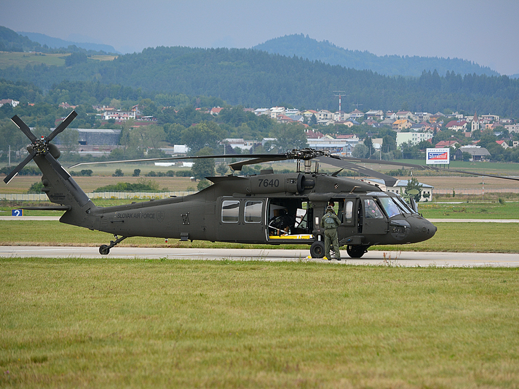 A Blackhawk – up helyett – maradt a földön, mindenesetre szlovákoknál is megvolt már a forgószárnyasok típusváltása