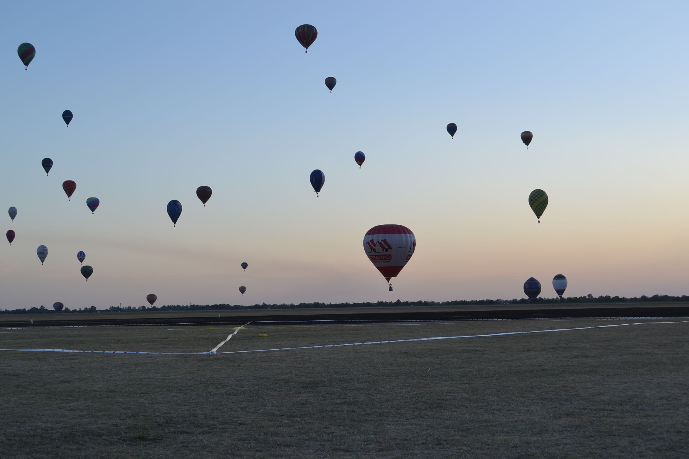 Szombat este végre eluralták a légteret a ballonok