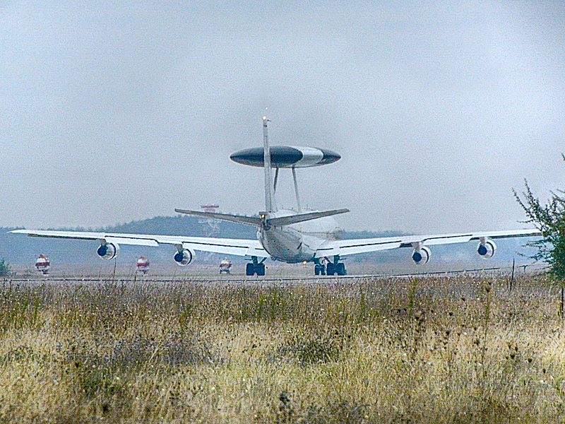 Az AWACS nem is egyszer áthúzott Ferihegy fölött