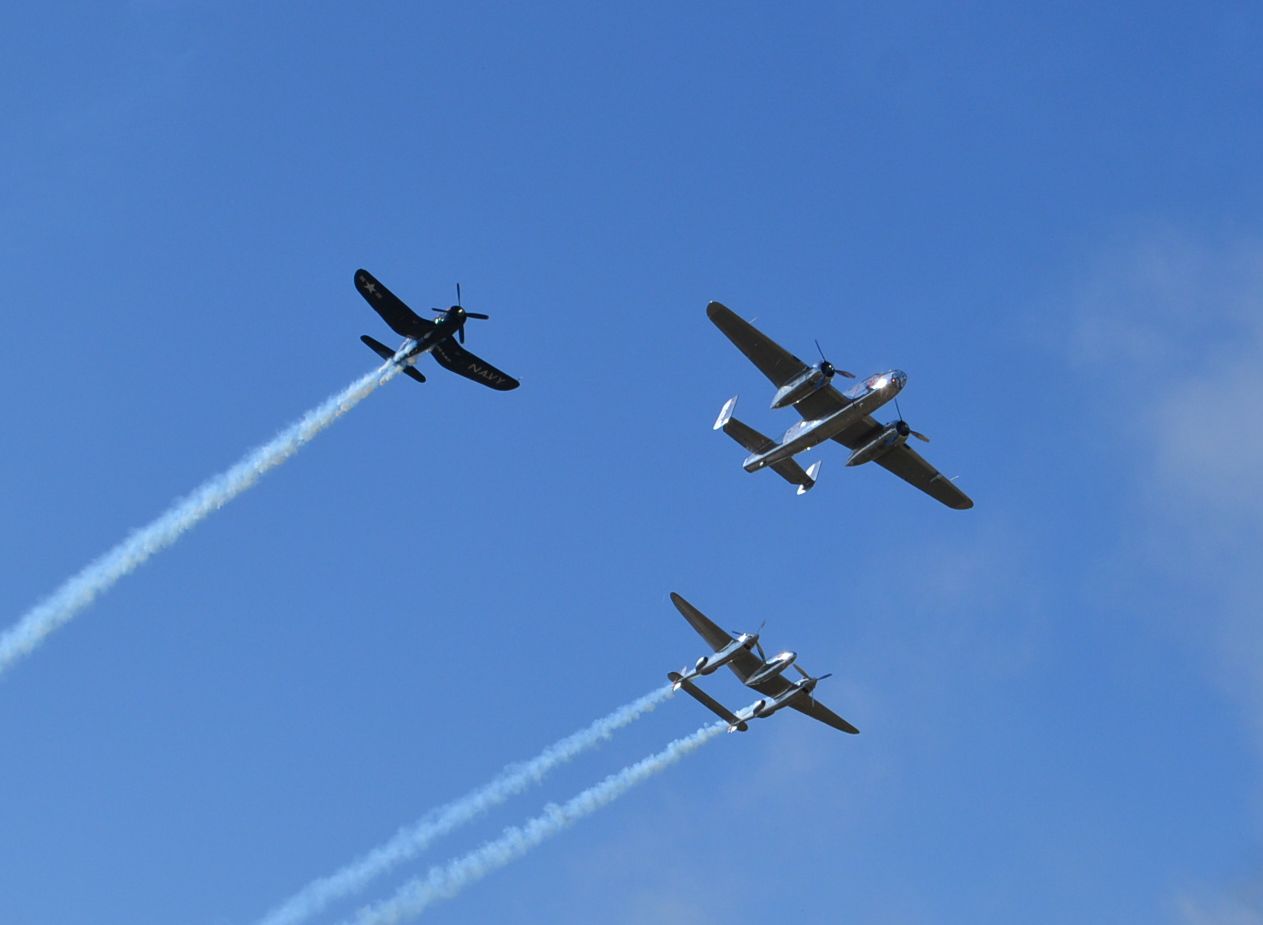 Red Bull kötelék: B-25, Corsair, Lightning