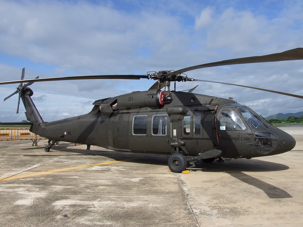 Ma követte egy S-70 Black Hawk (fotó: airliners.net)