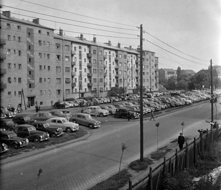 Hungária-körút, aszimmetrikus kiépítettségben (képek forrása: Fortepan)