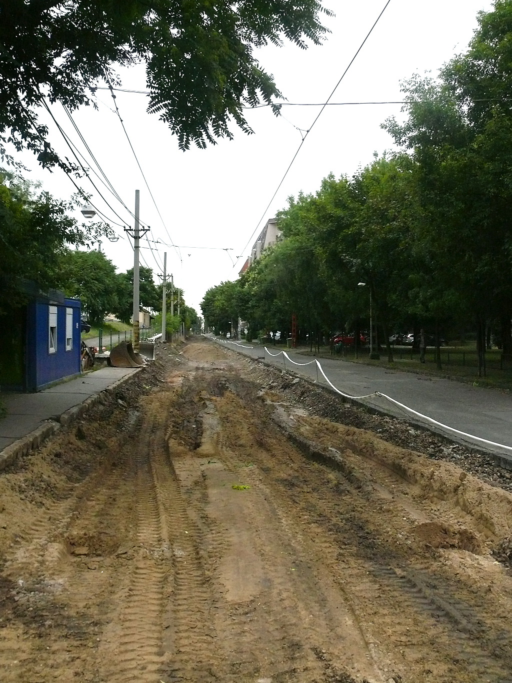 A villamospálya hűlt helye az Élessarok...