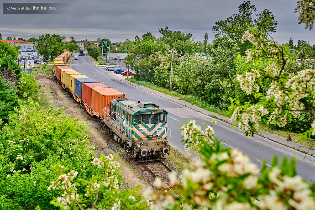 A GYSEV Cargo Triesztből érkező konténervonatával a csepeli vontatóvágányon. A képre kattintva galéria nyílik Vörös Attila fotóiból!