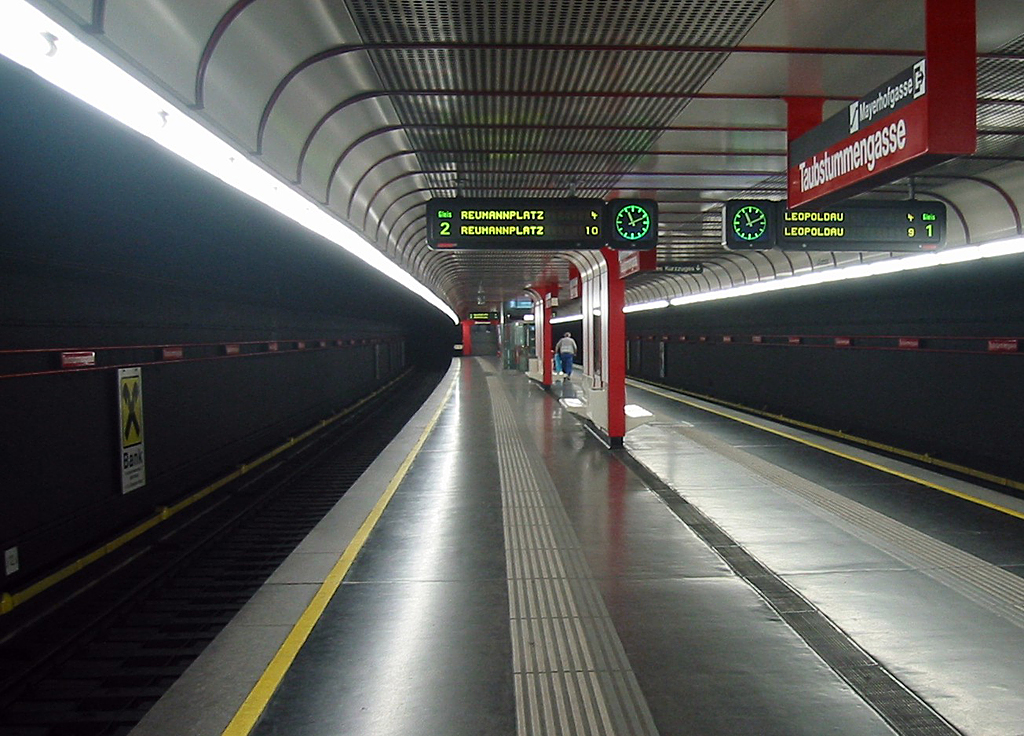 A bécsi metró standardizált kéregállomása<br>(a képek forrása: wikipedia)