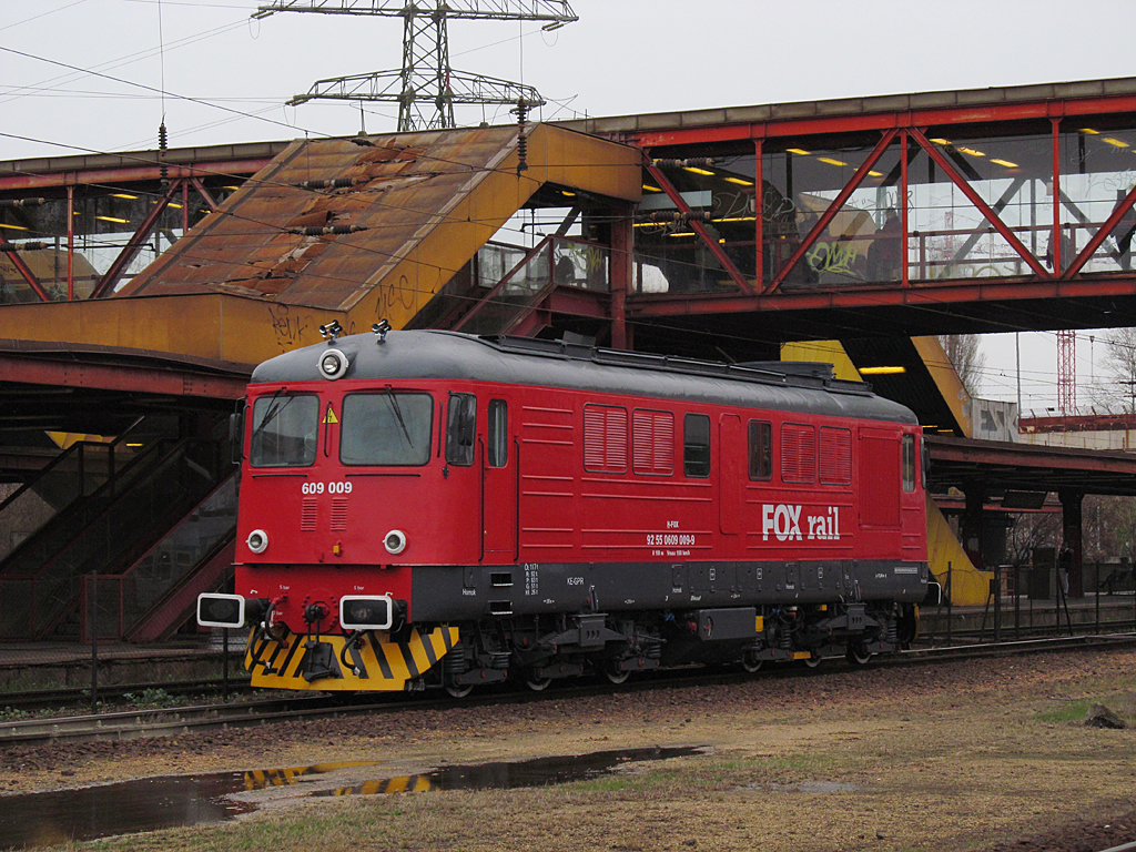 A 009-es Sulzer Kőbánya-Kispesten<br>(fotó: Cser Barnabás)