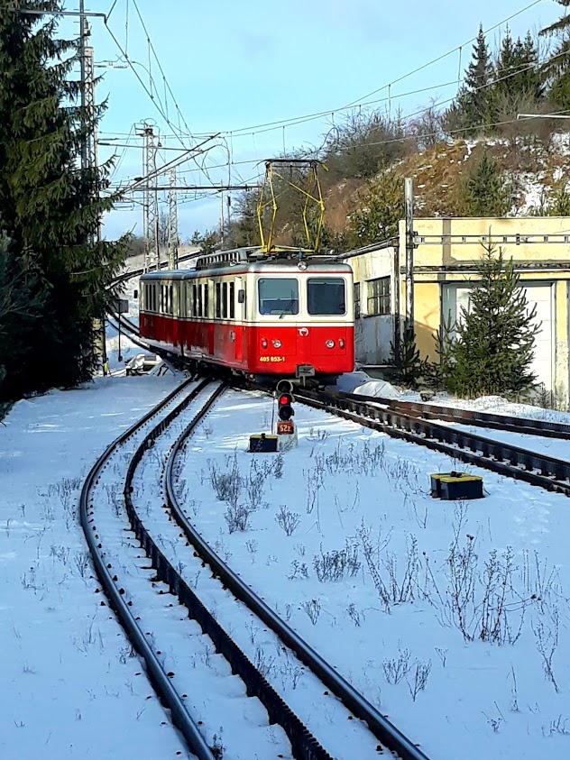 Ereszkedik a Zubacska Csorba állomásra (fotók: a szerző)