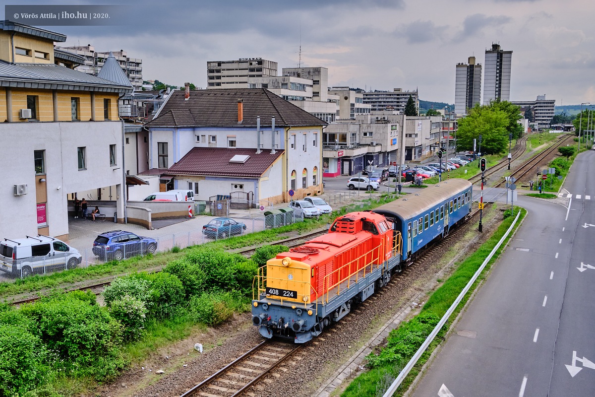 A 224-es Púpos gyorsít Salgótarján megállóból Somoskőújfalu felé. A képre kattintva galéria nyílik Vörös Attila fotóiból!